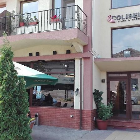 Hotel Coliseum كالافات المظهر الخارجي الصورة