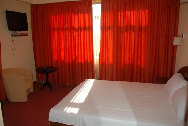 Hotel Coliseum كالافات الغرفة الصورة