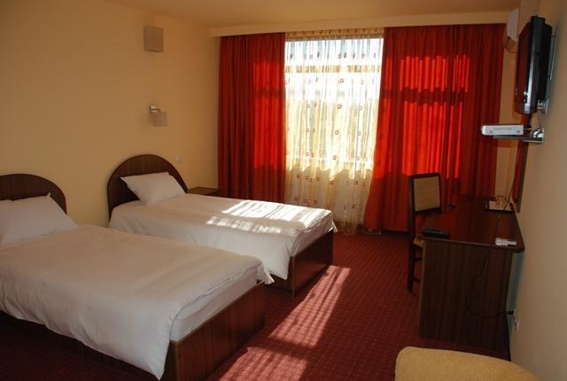 Hotel Coliseum كالافات الغرفة الصورة
