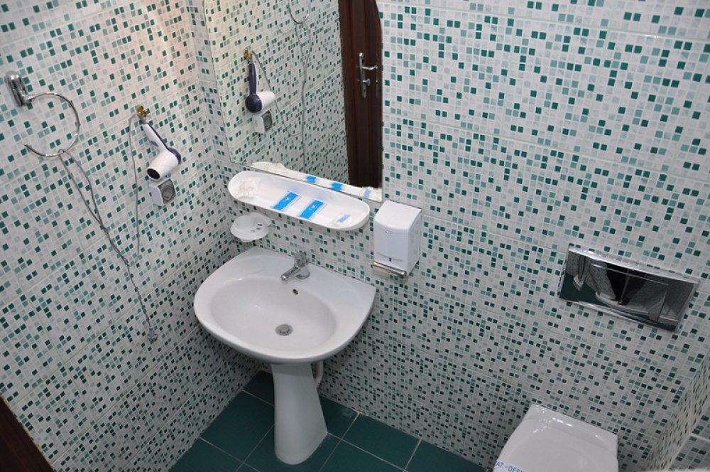Hotel Coliseum كالافات المظهر الخارجي الصورة